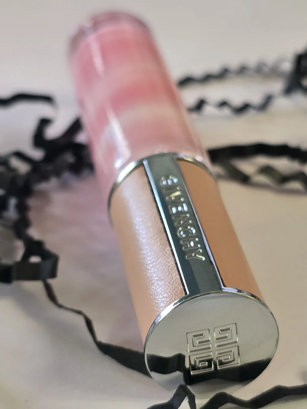 Givenchy Rose Perfecto Liquid Balm 001 Pink Irresistible Full Size